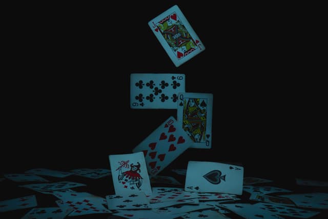 20 billion liquidation day: How did the dominoes of "revolving loans" fall?