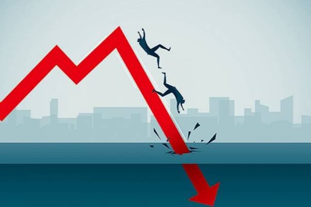 A terrifying night of crashes: a record high of $13.5 billion in single-day liquidations, with wealth flowing wildly