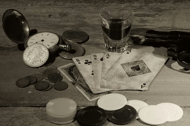 Stablecoin Paradox
