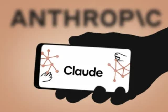Banned for 48 hours, Claude tops the App Store charts