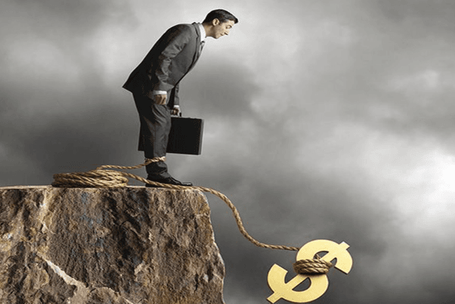 The defeat of the AMPL department: from daily lying earning to falling into a death spiral