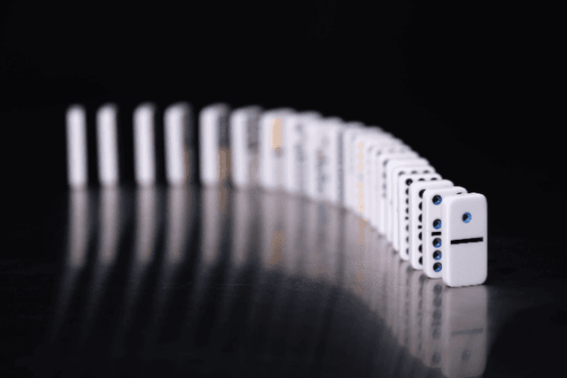 The hidden worries behind the prosperity: Could Solana be a "house of cards"?
