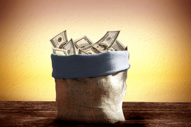 The Federal Reserve cuts interest rates, may the market turning point be not far away?