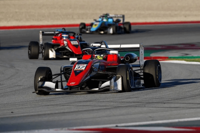 Gecky x WEEX joint team races on Europe's top Formula One track