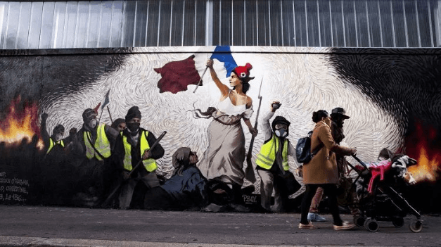 How does NFT art enter ordinary people?