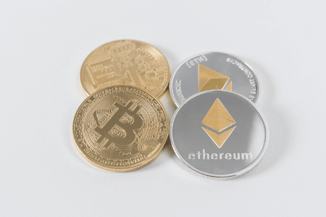 EOS soared 64% and ETH hit a new high of 4281. After the BTC adjustment, it will lead the big bull market again. Please wait patiently