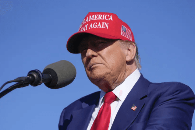 Besides Trump, which politicians will also attend this year's Bitcoin conference?