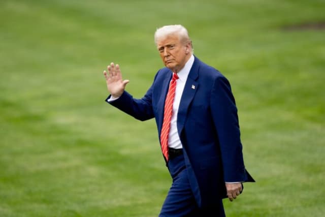 Trump's Shopping Cart: Greenland, Canals, and Canada