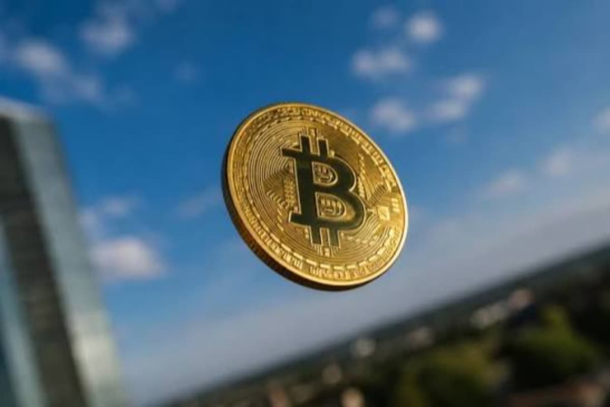 比特币反弹突破8.4万美元,山寨接力轮动