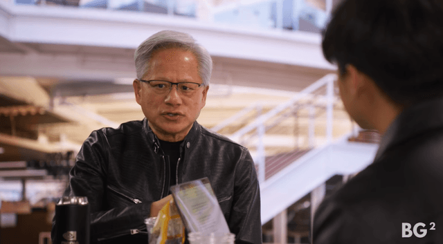 黄仁勋下场“救市”:力挺CoreWeave,直指“AI算力全靠两家实验室买单”是巨大误读