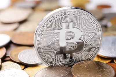 Bitcoin continues to be under pressure, can it hold the 9000 mark within days?